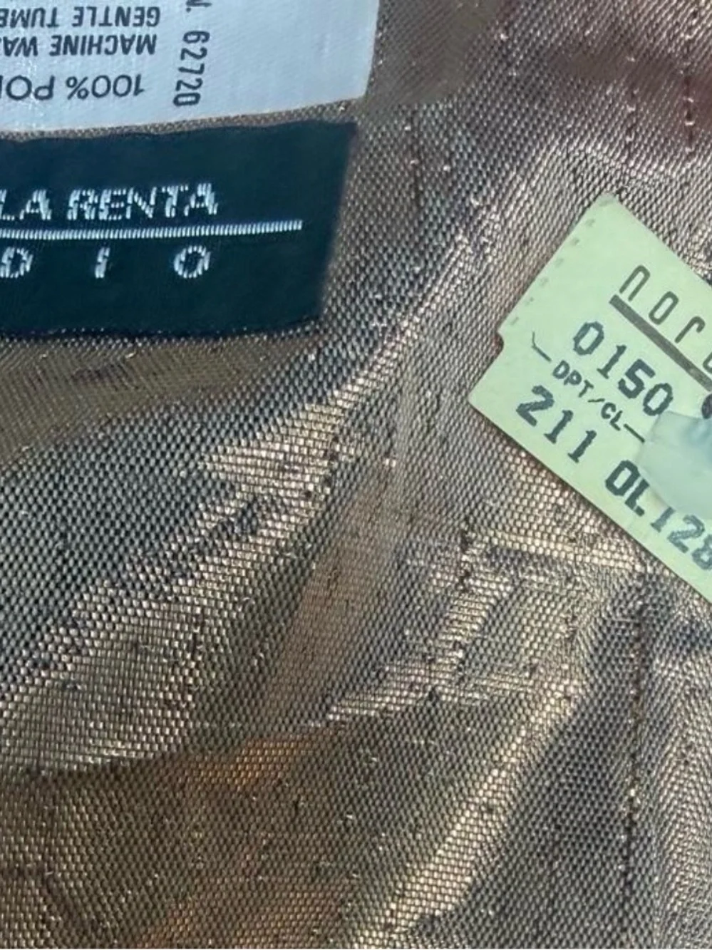 Oscar de la Renta studio NWT Vintage metallic rose gold scarf made in Italy